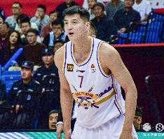 直播吧：宁波有望与俞长栋签约2年 球队继续积极寻求改变