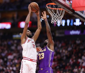 开云登录入口-詹杜生涯季后赛交手10+且双双场均轰下30+  历史独一对儿！