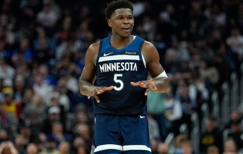 开云官方网站-爱德华兹42+8波齐姆斯基25+10 森林狼客场击败勇士