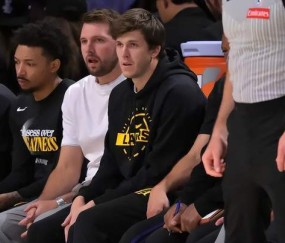 开云体育官方网站-湖人坏消息！正式官宣，强人缺战G4，詹姆斯少了好帮手，或输火箭