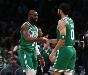 开云官方网站-塔图姆&amp;布朗第51次季后赛同场砍20+ 超邓肯&amp;帕克独享历史第7