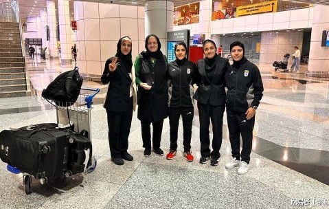 开云官方网站-伊朗女足5人反悔内幕曝光：安全屋漏洞百出！间谍用球员母亲威胁